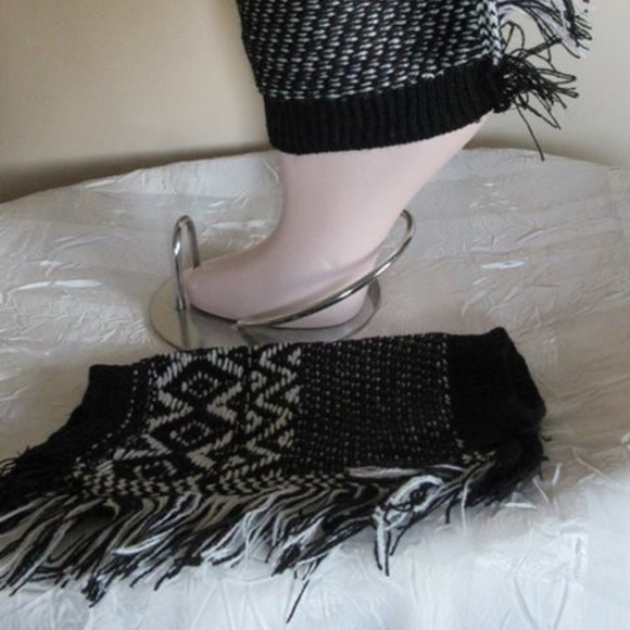 Short Leg Warmer Fring Wear over boots to decorate - Picture 3 of 4